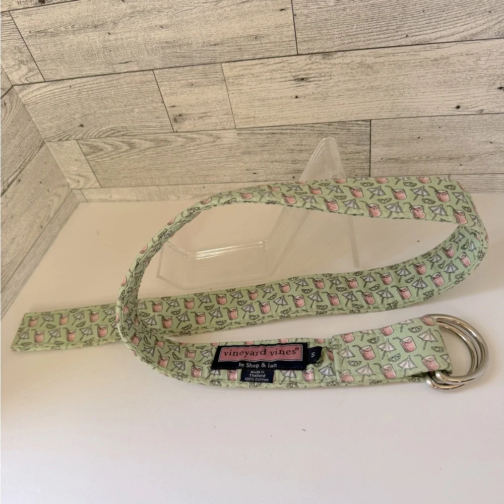 Vineyard Vines cocktail themed belt‎